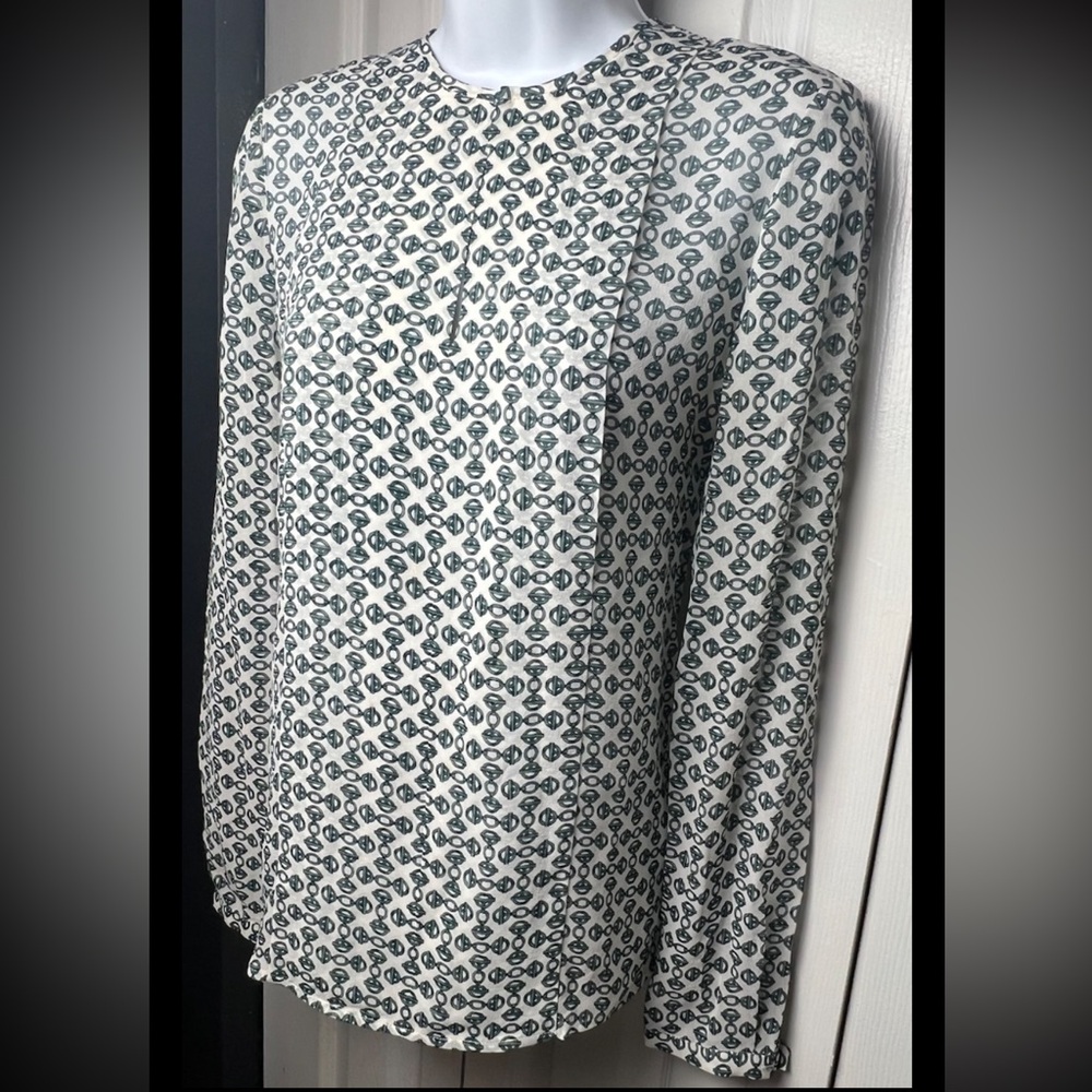 TORY BURCH Chain Print Silk Blouse English Green Long Sleeve Pleated Top 2 - Picture 4 of 10